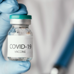 La liberalització de les patents de les vacunes de covid-19, a debat