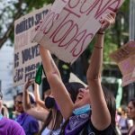 Cada 8 de març, carrers de tot el món s'omplen de manifestants per reivindicar els drets de les dones. (Ceci Figueroa / Unsplash)
