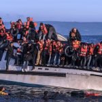 Un nou naufragi ha causat la mort de 79 migrants al mar Jònic. A la foto, voluntaris de l'ONG Open Arms en una imatge d'arxiu (Ggia/Wikipedia)