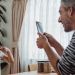 Compartir fotos no sexualitzades de menors pot comportar riscos (Pexels/Ketut Subiyanto)