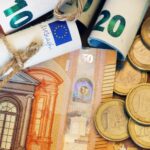 La visió sobre els diners reflecteix quins són els valors majoritaris en una societat. (wirestock / Freepik)