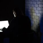 L'ús descontrolat de les apps d'IA poden comportar delictes penals (Drobotdean/Freepik)