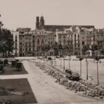 Fotografia de Jules Ainaud. Barcelona. Plaça del Comerç, abans de Palau, 4 de juny de 1872. Biblioteca Nacional d'Espanya, Madrid.