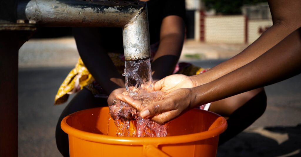 Una part de la població no té accés a sistemes de sanejament (Freepik)