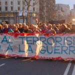 L'atemptat de l'11M va provocar una onada de reaccions. A la foto, la manifestació que va tenir lloc a Barcelona el 12 de març de 2004 (Kippelboy/ Wikipedia)