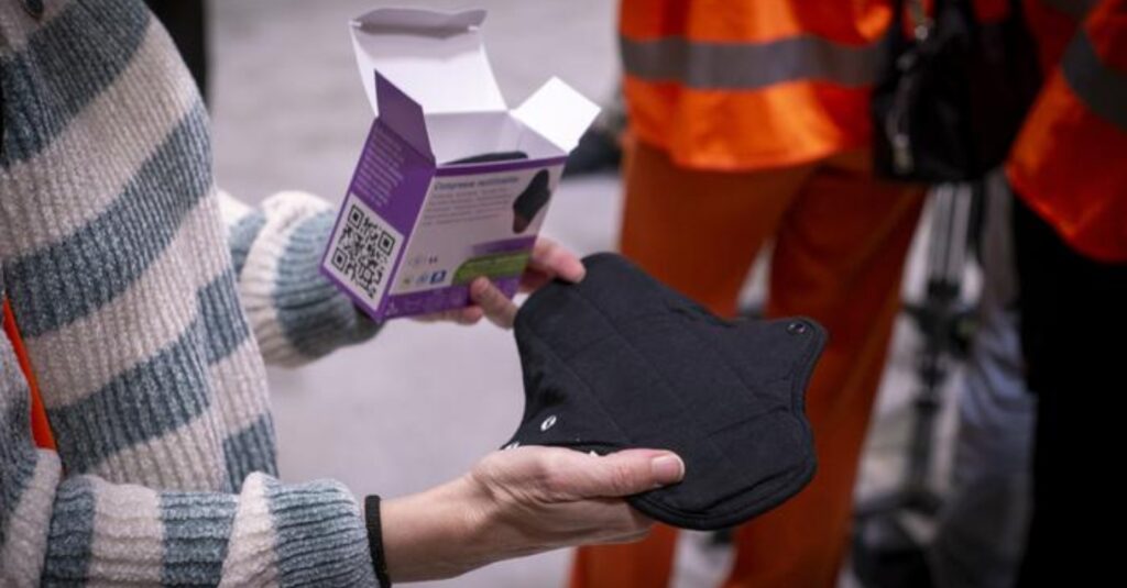 Les farmàcies catalanes reparteixen compreses de tela (Gencat)