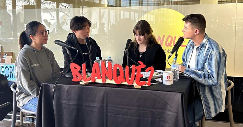 L'estrena es va celebrar amb la retransmissió del Podcast oficial de la Facultat de Comunicació i Relacions Internacionals, "BlanQuè?" (FCRI Blanquerna)