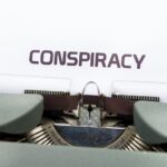 Alex Jones és un presentador nord-americà d'InfoWars, un portal d'internet dedicat a la desinformació ia les teories de conspiració (Pixabay)