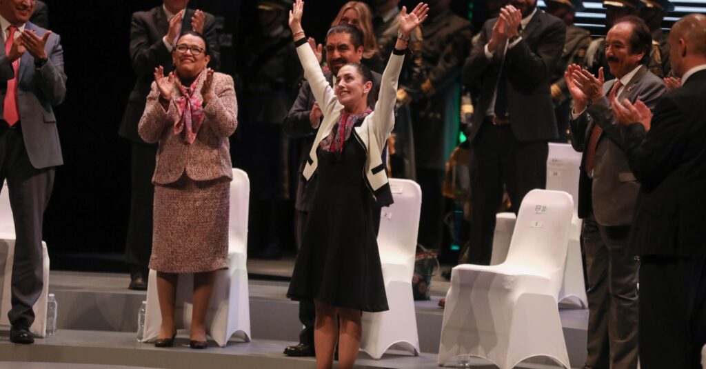 Després de prendre possessió com a cap de govern, Claudia Sheinbaum va presentar el seu gabinet i programa de govern (EneasMX Wikipedia)