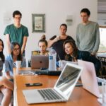 Molta gent jove no sap que pot crear una cooperativa (Pexels)