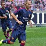 Andrés Iniesta durant un partit del Barça contra el Nàpols (Clément Bucco-Lechat/Wikicommoons)