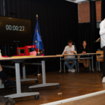 Representants de l'escola Sant Gabriel de Barcelona durant la celebració de les jornades. (Junior Report)