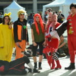 Un grup de joves disfressats de personatges manga en una edició anterior del saló (Flickr/otaku music radio)