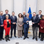 Representants de l'aliança Mayors for Housing amb el manifest presentat al Parlament Europeu/Ajuntament de Barcelona