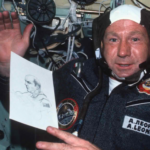 Alexéi Leónov va fer la primera caminada espacial de la història. (The U.S. National Archives)