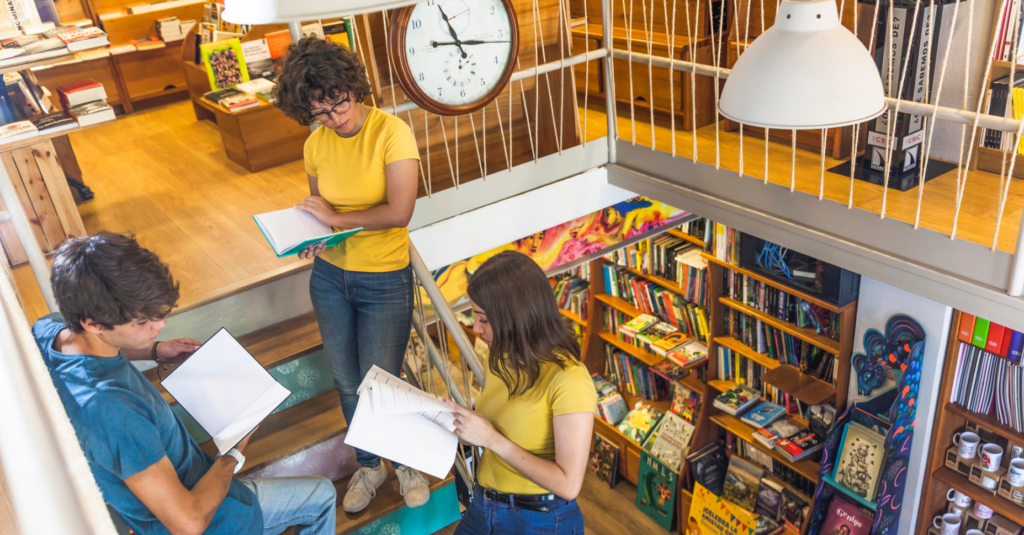 L'últim baròmetre de lectura confirma que els joves són els que més llegeixen entre la població espanyola/Freepik
