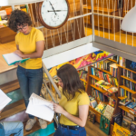 L'últim baròmetre de lectura confirma que els joves són els que més llegeixen entre la població espanyola/Freepik