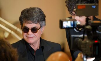 El director iranià Jafar Panahi durant la celebració del festival de Cannes 2025. (Kevin Payravi / Wikimedia Commons)