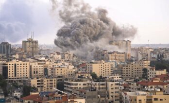 Bombardeig aeri israelià sobre la Franja de Gaza (Jaber Jehad Badwan / Wikimedia Commons)