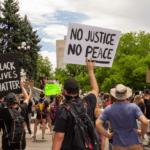 Milions de persones van sortir al carrer per protestar contra l'assassinat de George Floyd(geoffalexander4 / Wikimedia Commons)