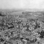 La ciutat alemanya de colònia devastada després dels bombardejos de 1945