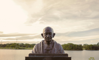 La figura de Gandhi és un símbol de la pau arreu del món. (Pexels)