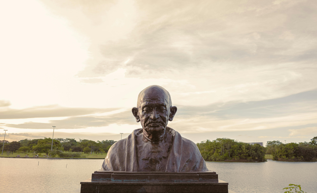 La figura de Gandhi és un símbol de la pau arreu del món. (Pexels)