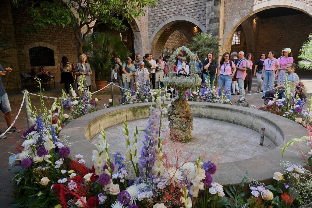 La sequera del 2024 va obligar a modificar la celebració de l'ou com balla, que se suspenia amb un fil/Pep Herrero-Ajuntament de Barcelona