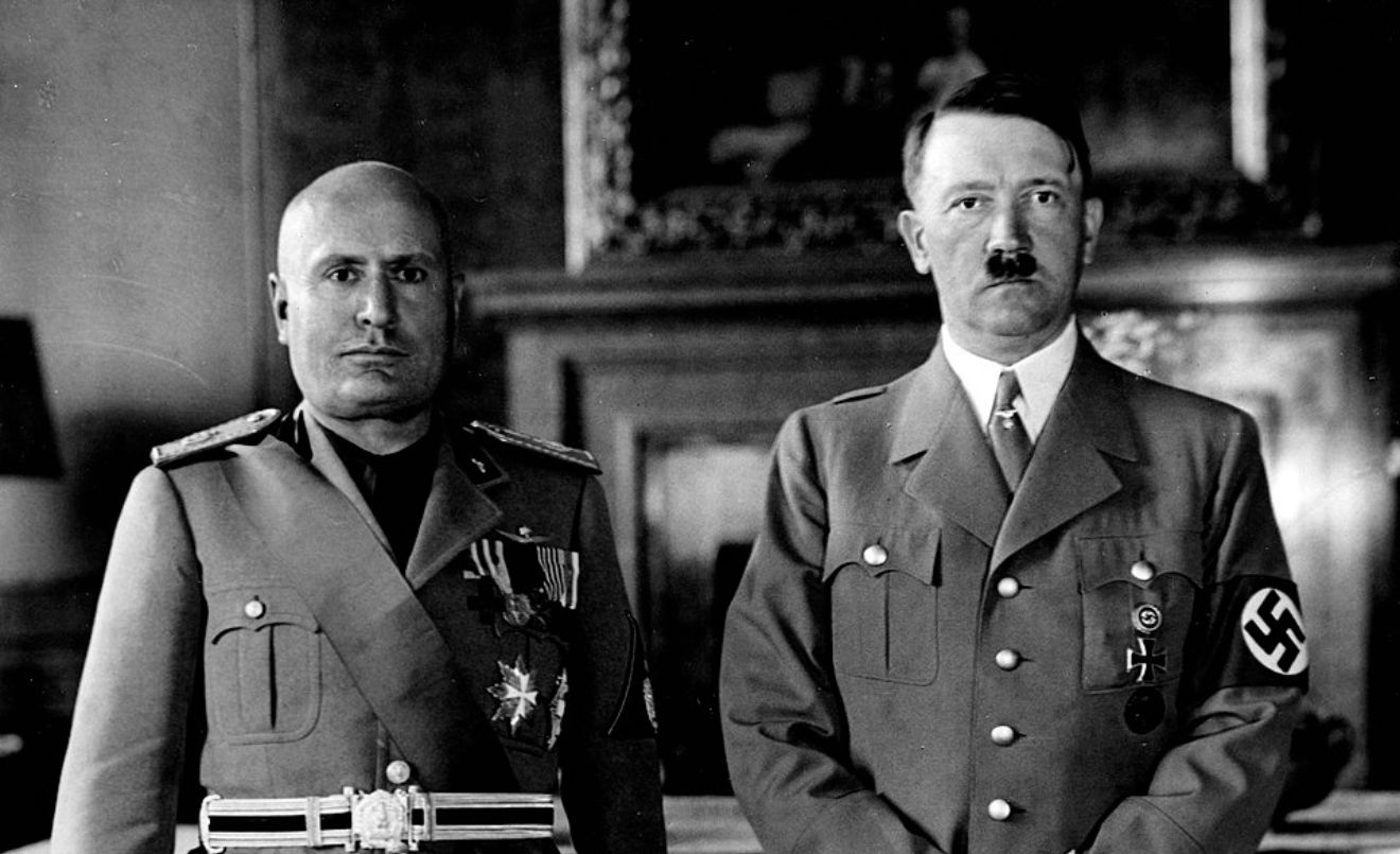 Benito Mussolini y Adolf Hitler