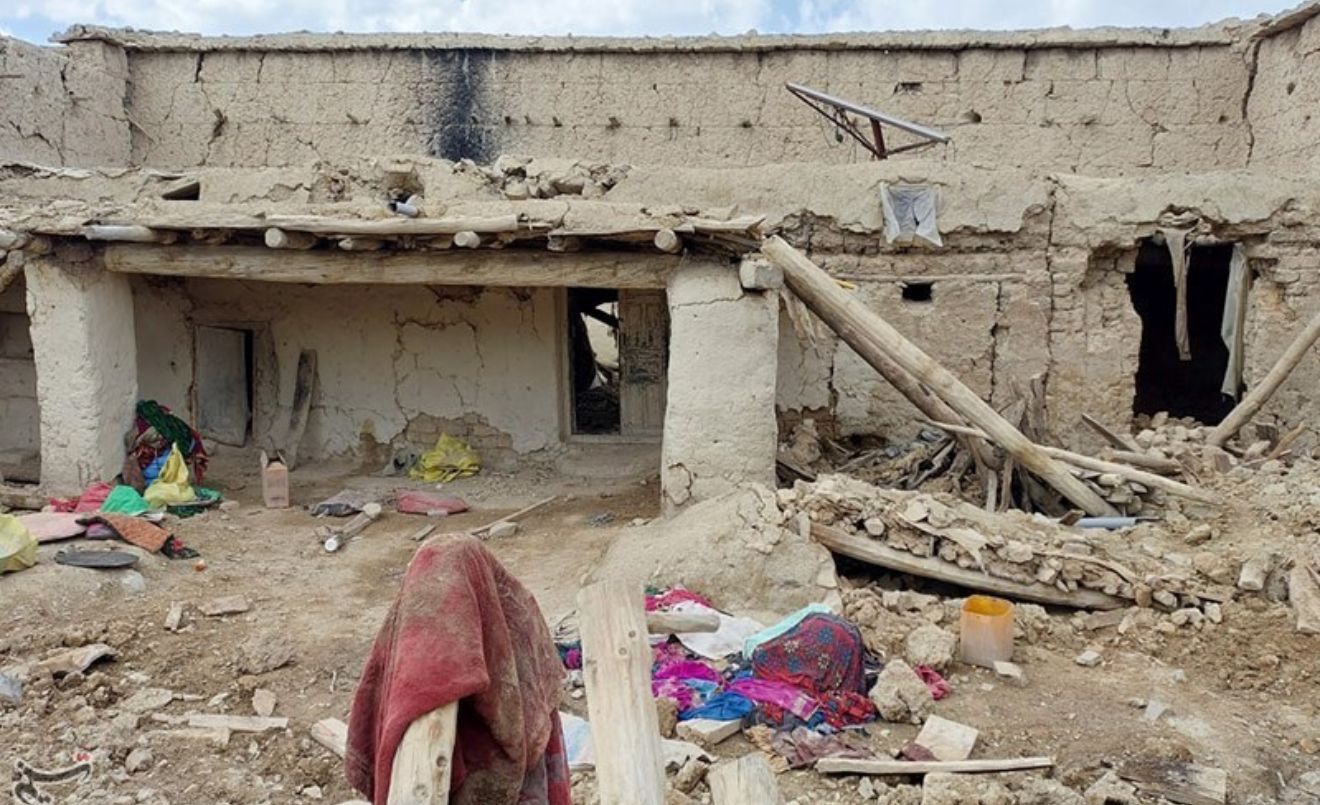 Devastació provocada pel terratrèmol de magnitud 6 a l’Afganistan l’any 2022. (Tasnim News Agency-Wikimedia Commons)