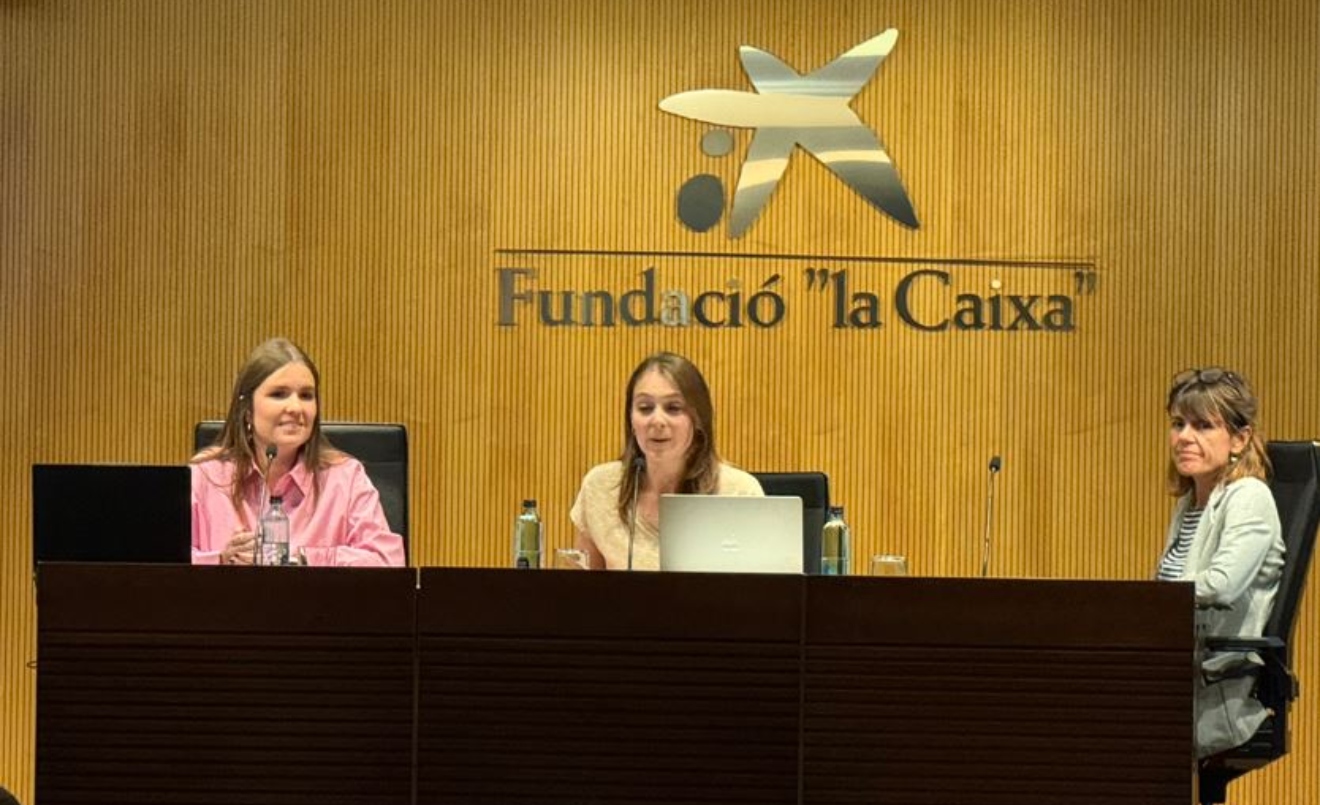 Maria Casas i Cristina Barceló presenten la UD a la jornada Escoles amb cor