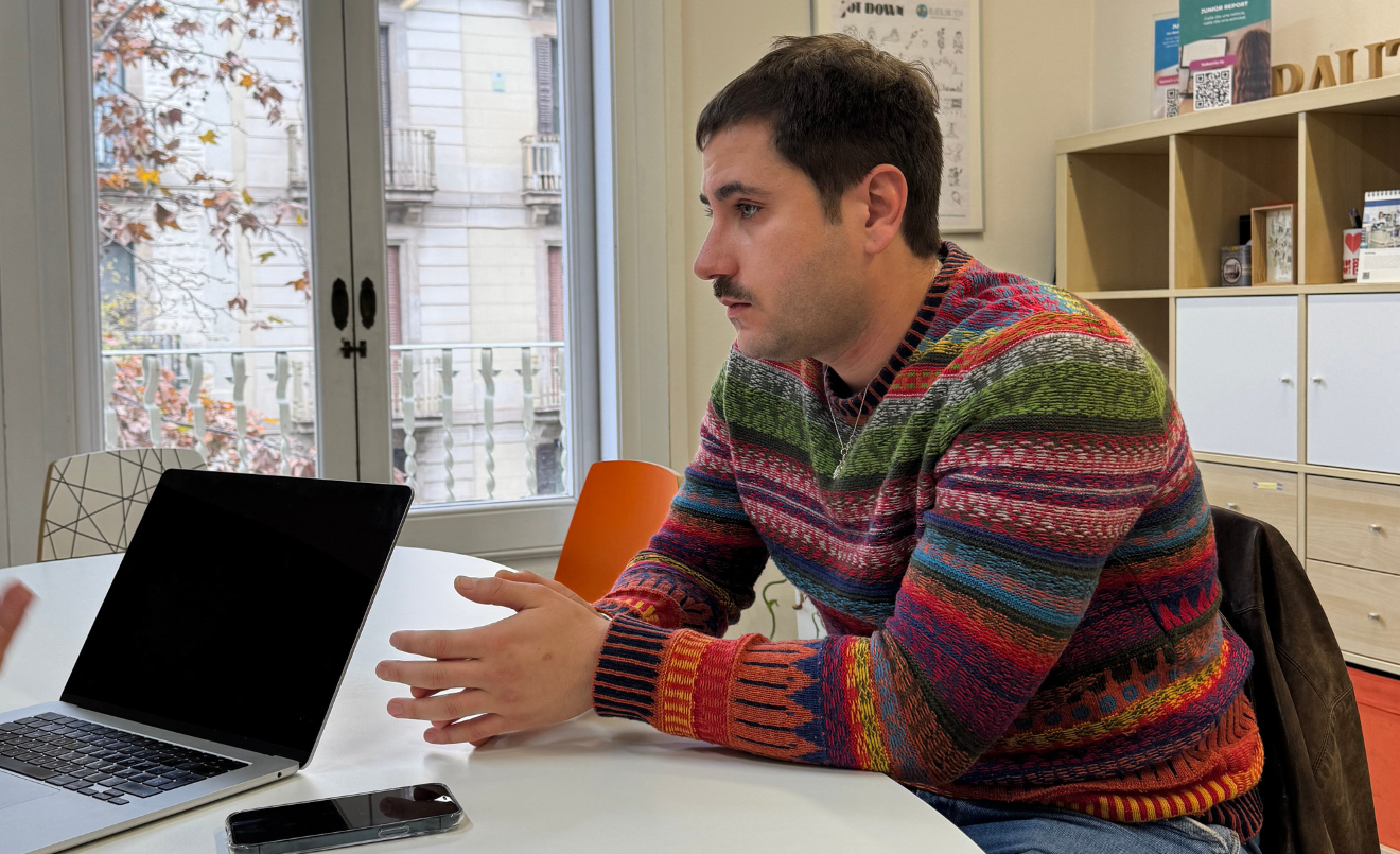 Josep Roca a la redacció de Junior Report/Junior Report